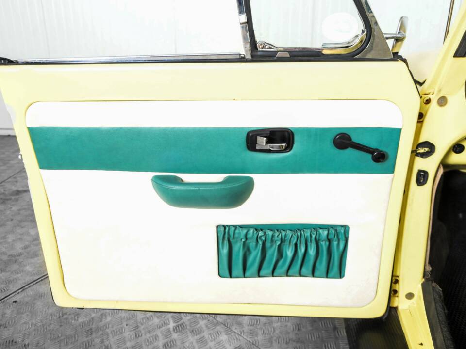 Immagine 31/50 di Volkswagen Käfer 1302 (1971)