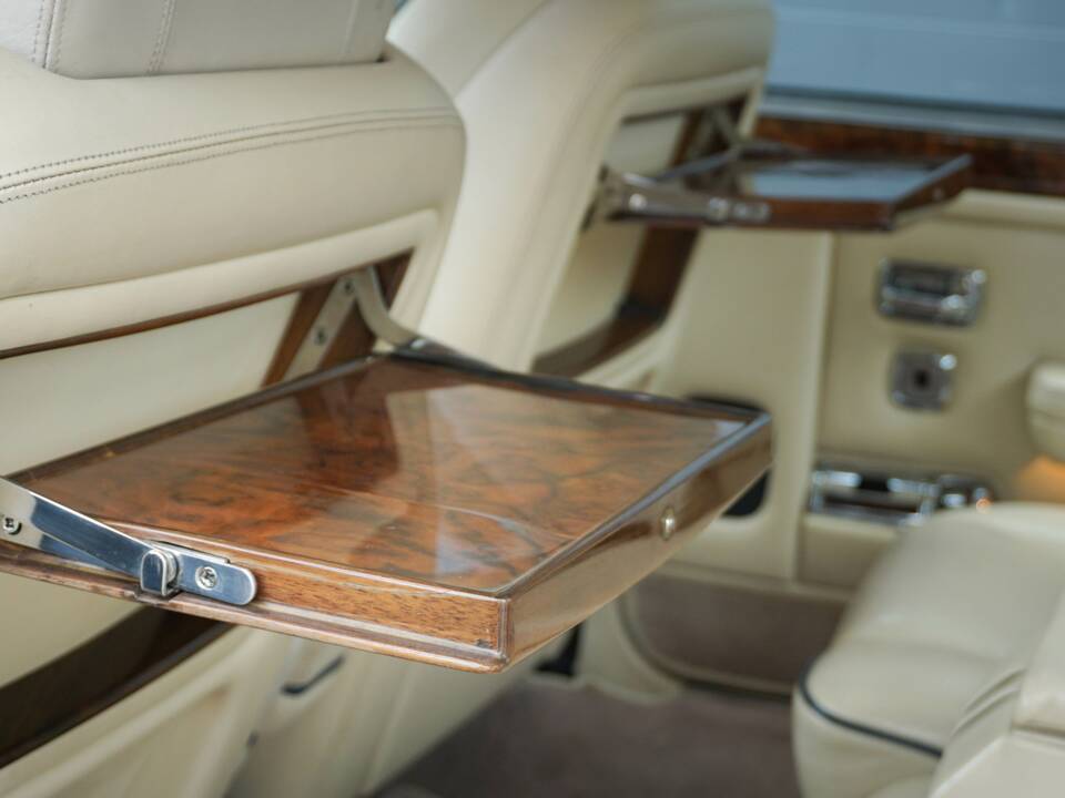 Image 27/45 of Bentley Turbo R (1988)