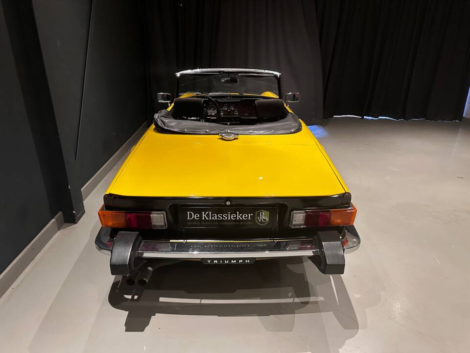 Image 22/70 of Triumph TR 6 PI (1976)