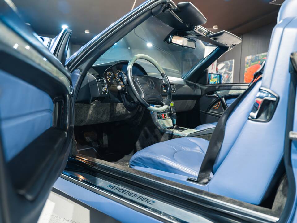 Image 20/35 of Mercedes-Benz SL 320 (1998)