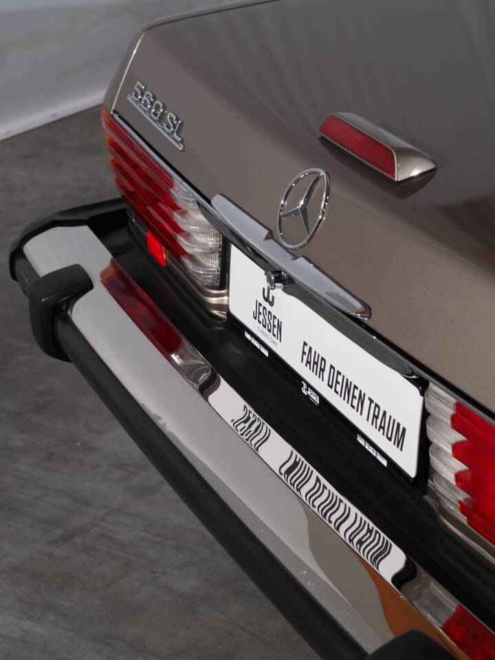 Image 35/50 of Mercedes-Benz 560 SL (1988)