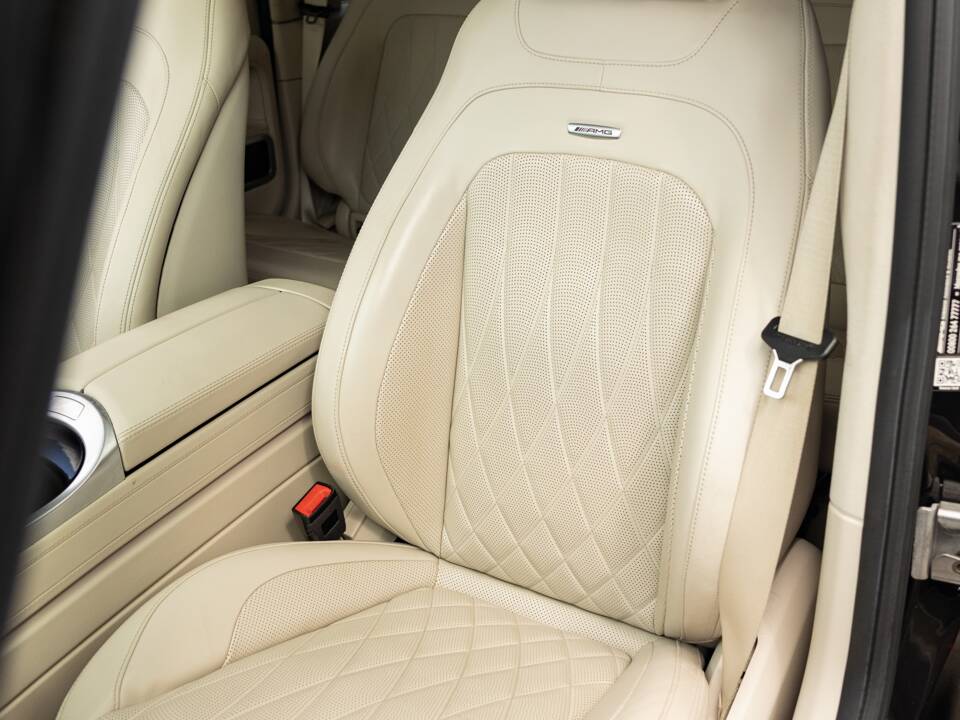 Image 40/50 of Mercedes-Benz G 63 AMG (LWB) (2020)