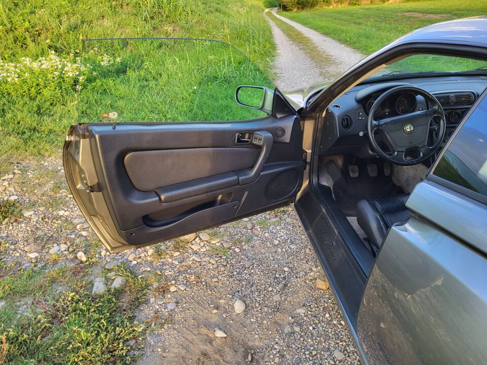 Bild 38/52 von Alfa Romeo GTV 2.0 V6 Turbo (1995)