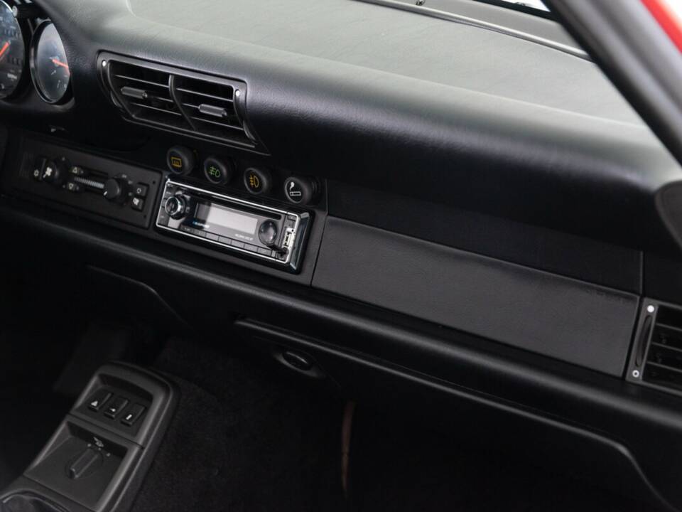 Afbeelding 36/48 van Porsche 911 Carrera 2 (1990)