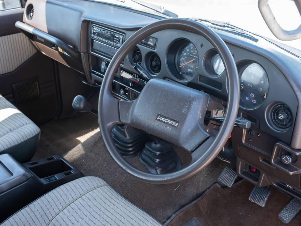 Image 4/46 of Toyota Land Cruiser HJ61 GX (1988)