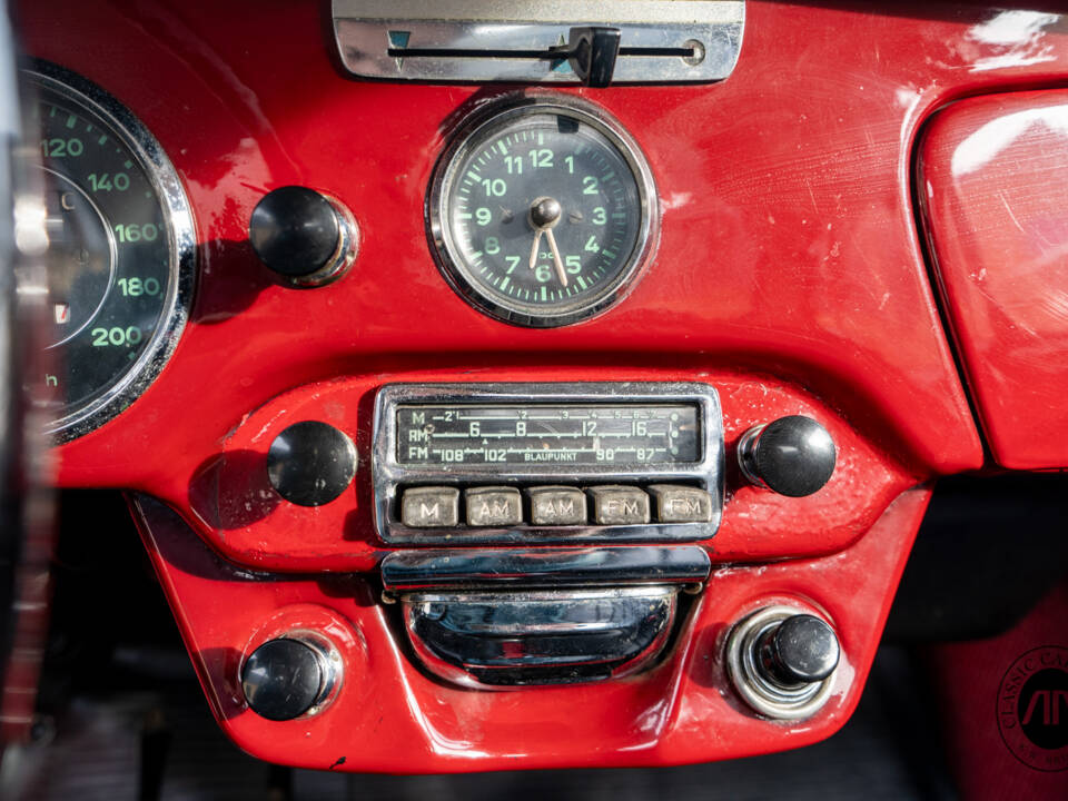 Image 22/32 of Porsche 356 C 1600 (1963)