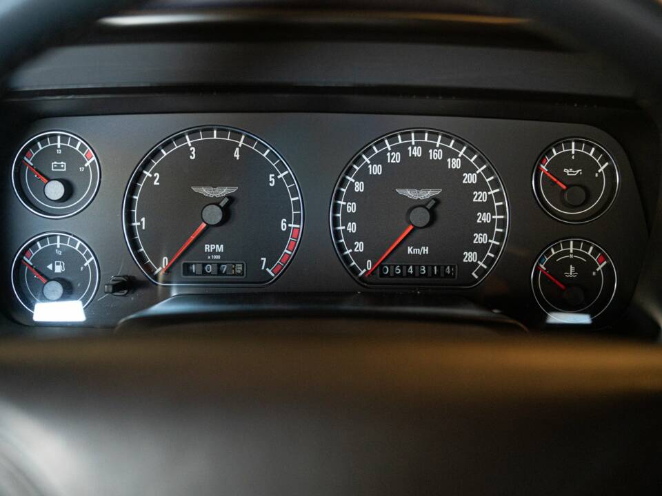 Bild 30/37 von Aston Martin DB 7 Volante (1998)