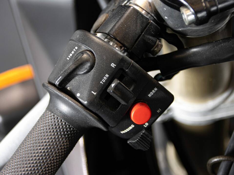 Bild 38/49 von Yamaha TZR 125 R (1994)