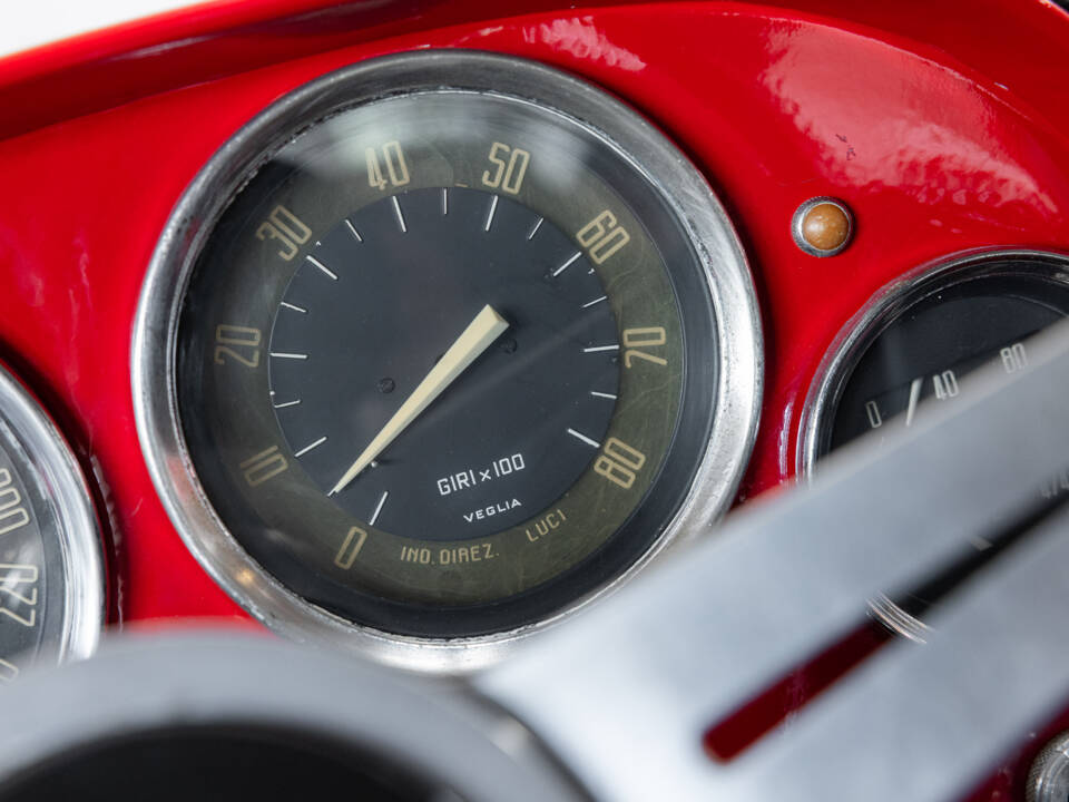 Image 13/39 of Alfa Romeo 2000 Spider (1960)