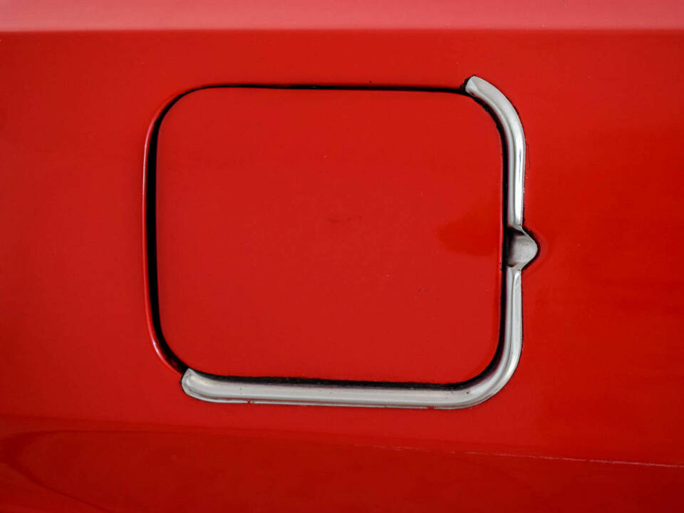 Image 34/50 of Chevrolet Corvair Monza Convertible (1966)