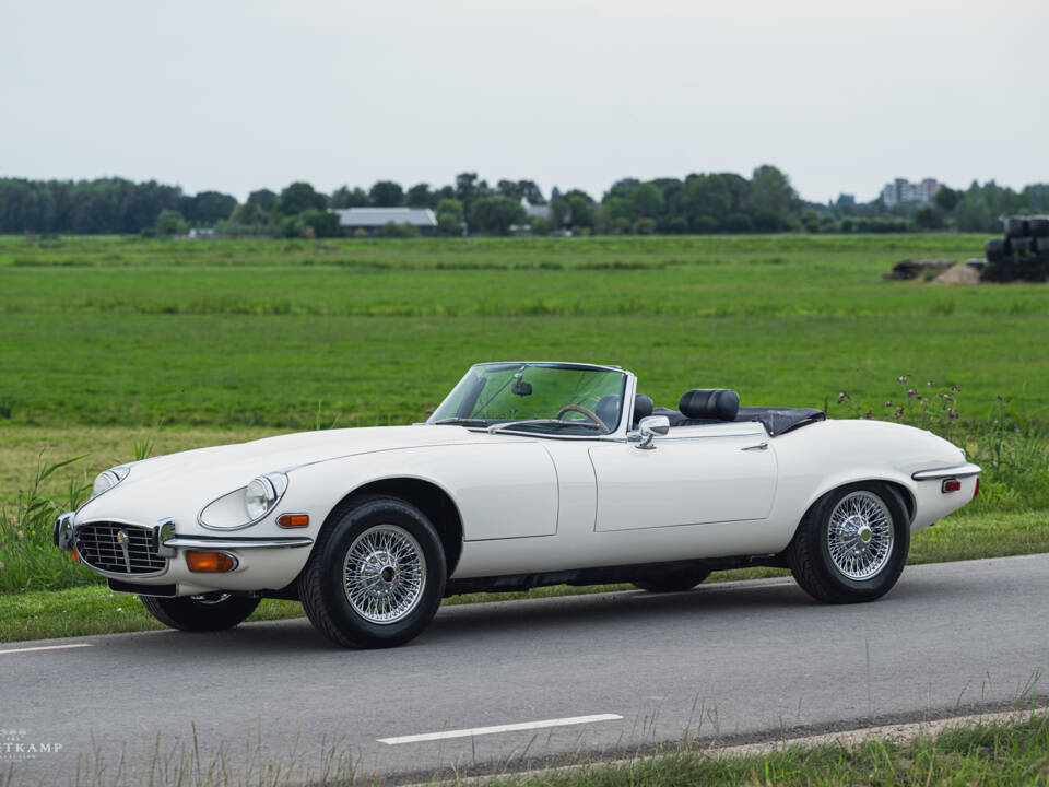 Image 2/20 de Jaguar Type E V12 (1972)
