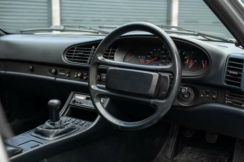 Immagine 40/50 di Porsche 944 Turbo (1990)