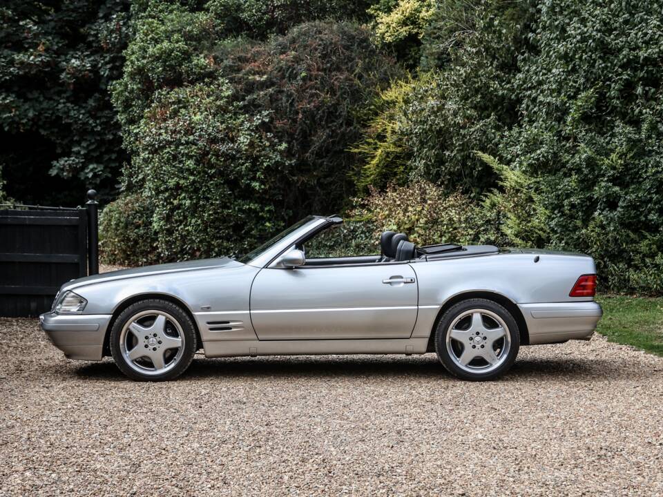 Image 2/43 of Mercedes-Benz SL 280 (2002)