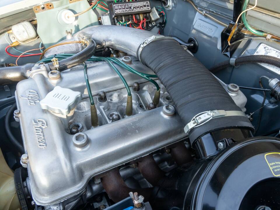 Afbeelding 35/50 van Alfa Romeo Giulia 1600 S (1968)