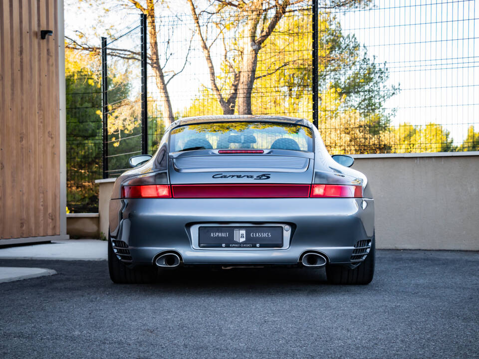 Afbeelding 31/50 van Porsche 911 Carrera 4S (2004)