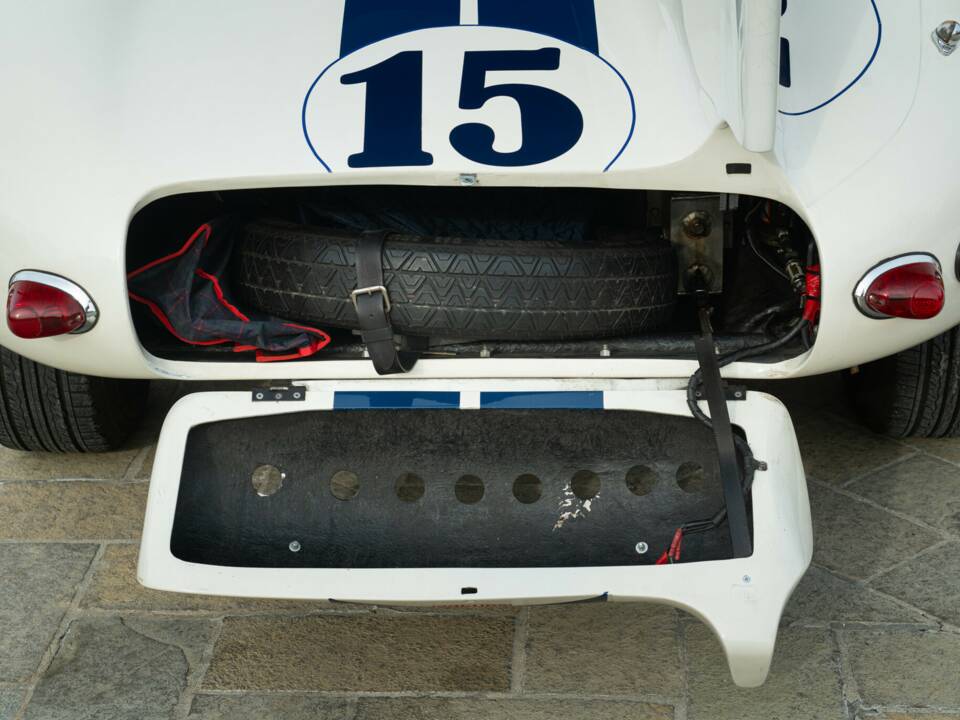 Immagine 23/50 di Jaguar D-Type (1977)