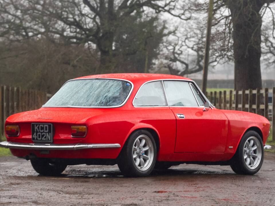 Image 3/31 of Alfa Romeo Giulia 1600 GT Junior (1974)