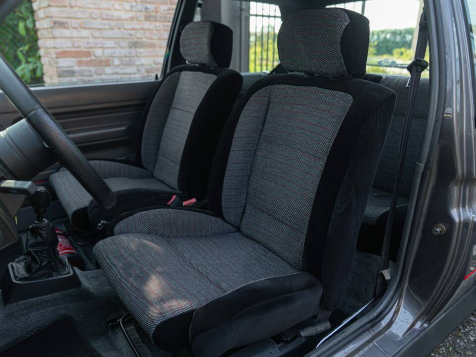 Image 23/50 de Renault R 5 GT Turbo (1986)