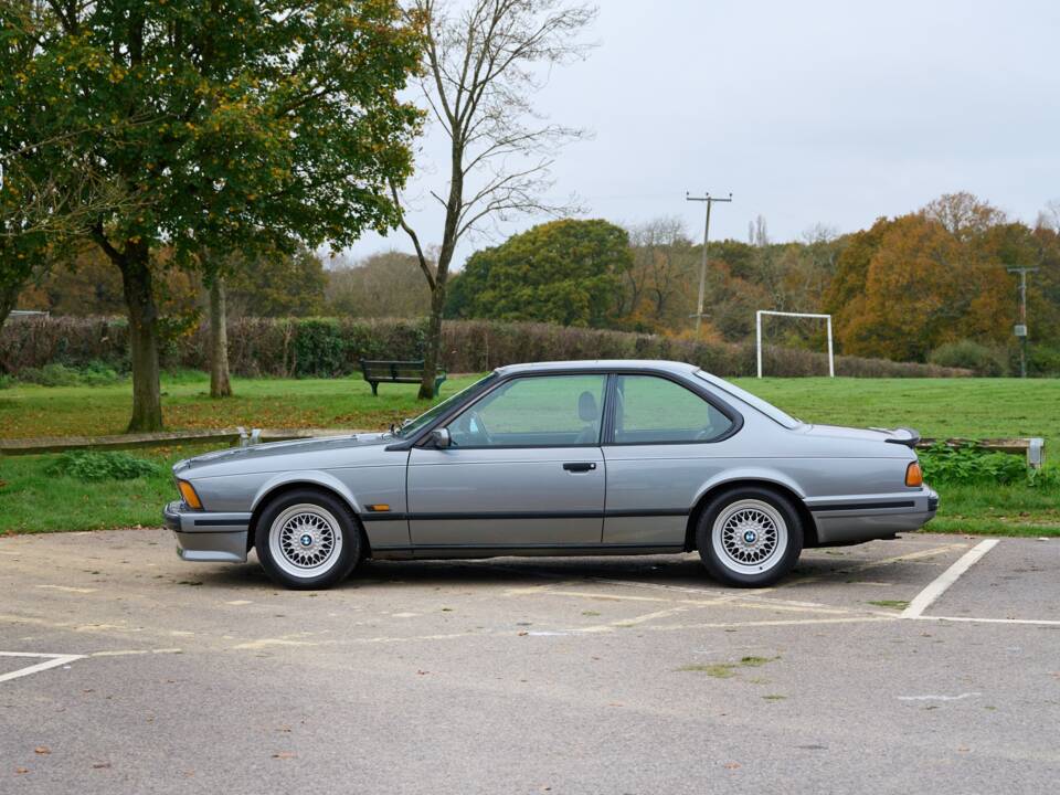 Image 12/50 of BMW M 635 CSi (1989)