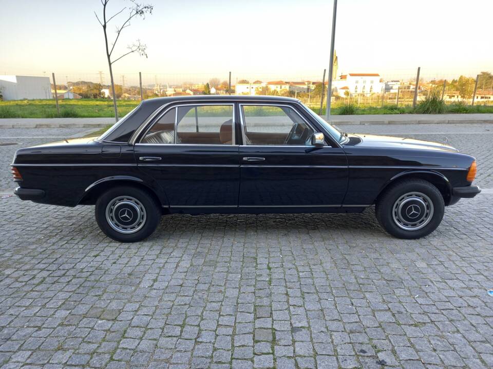 Afbeelding 5/40 van Mercedes-Benz 240 D (1982)