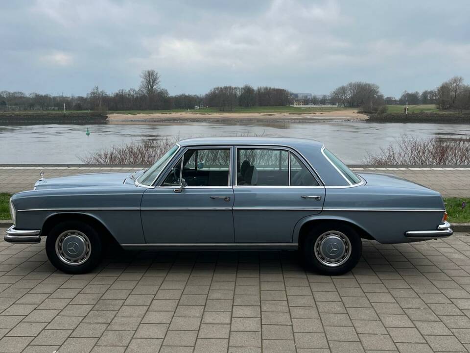 Image 6/10 of Mercedes-Benz 280 SE 3,5 (1972)