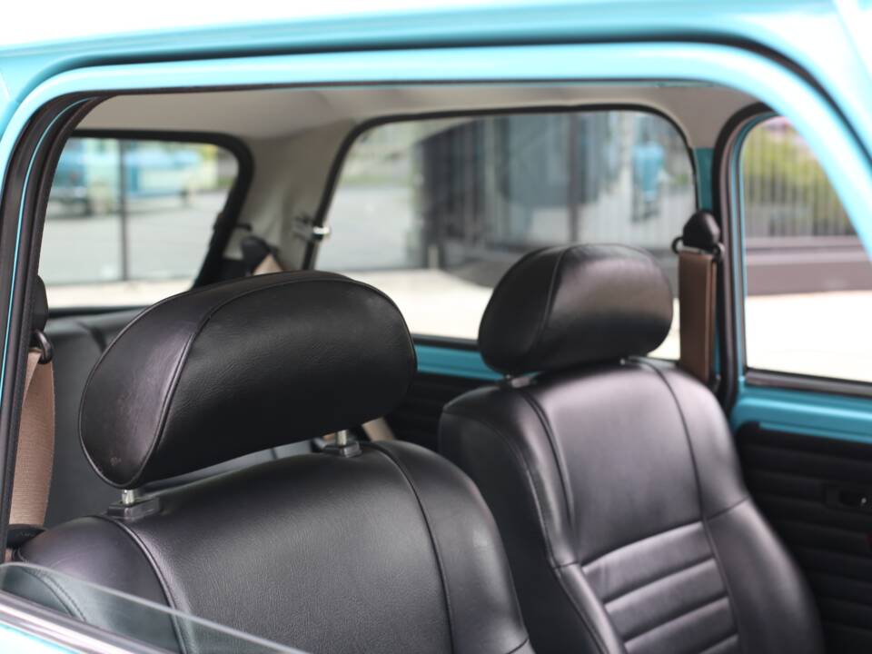 Immagine 9/34 di Mini Cooper 1.3i MPI (1997)