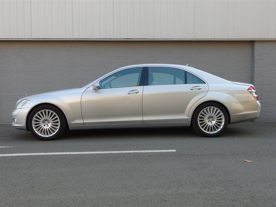 Image 6/98 of Mercedes-Benz S 500 L (2007)
