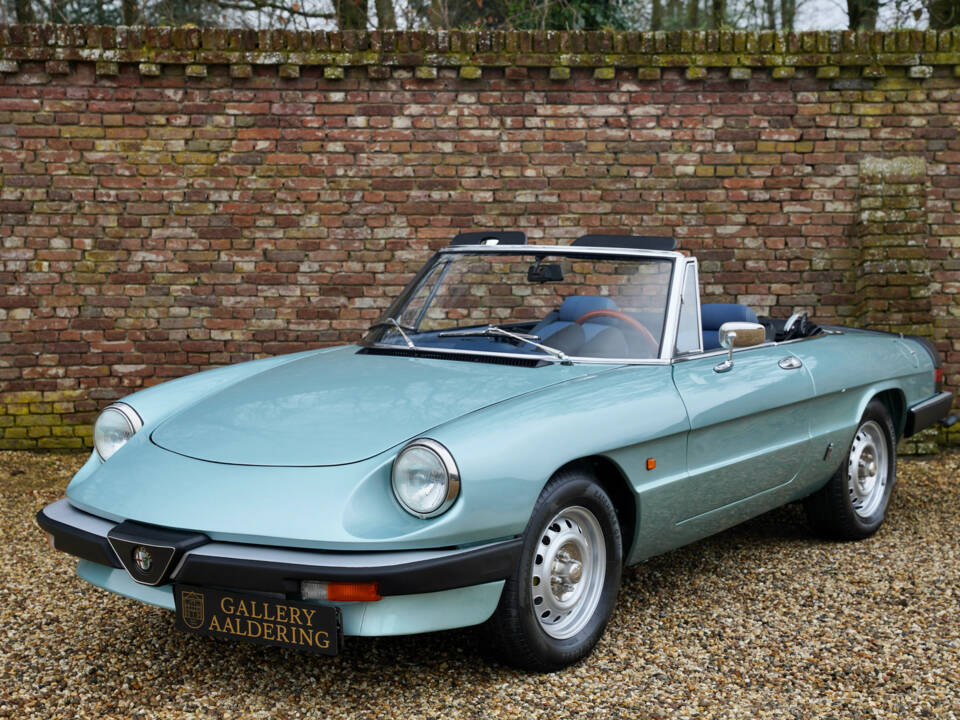 Imagen 34/50 de Alfa Romeo 2.0 Spider (1984)