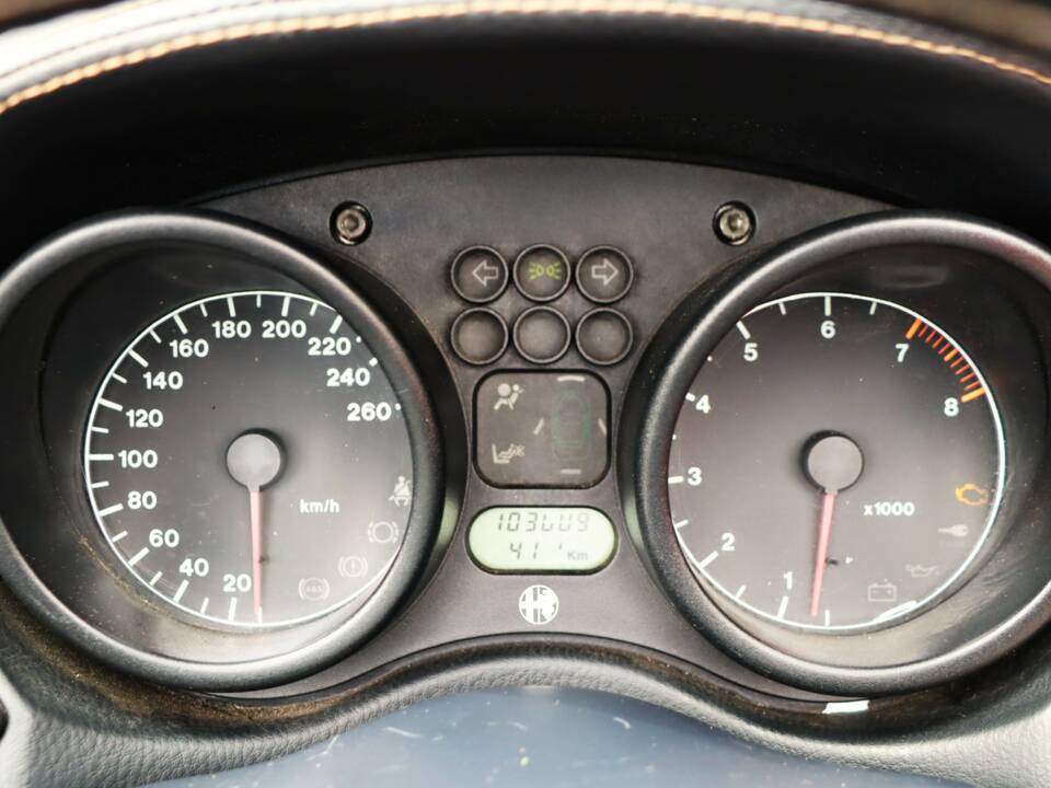 Image 37/50 of Alfa Romeo Spider 3.0 V6 24V (2001)