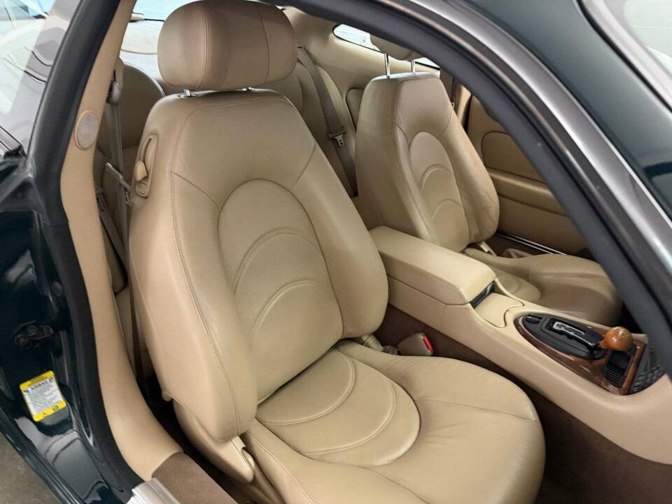 Image 15/26 of Jaguar XKR (2000)