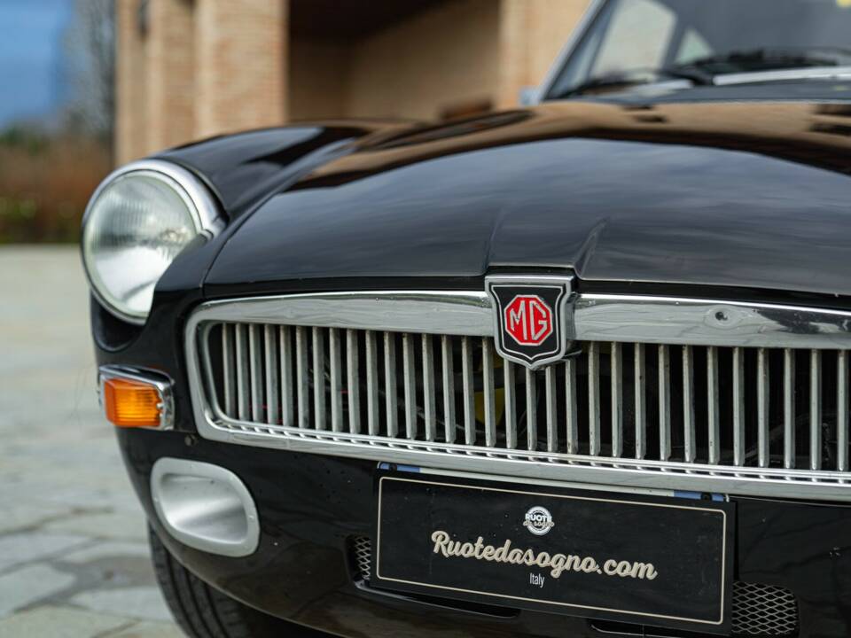 Image 27/50 of MG MGB GT (1978)