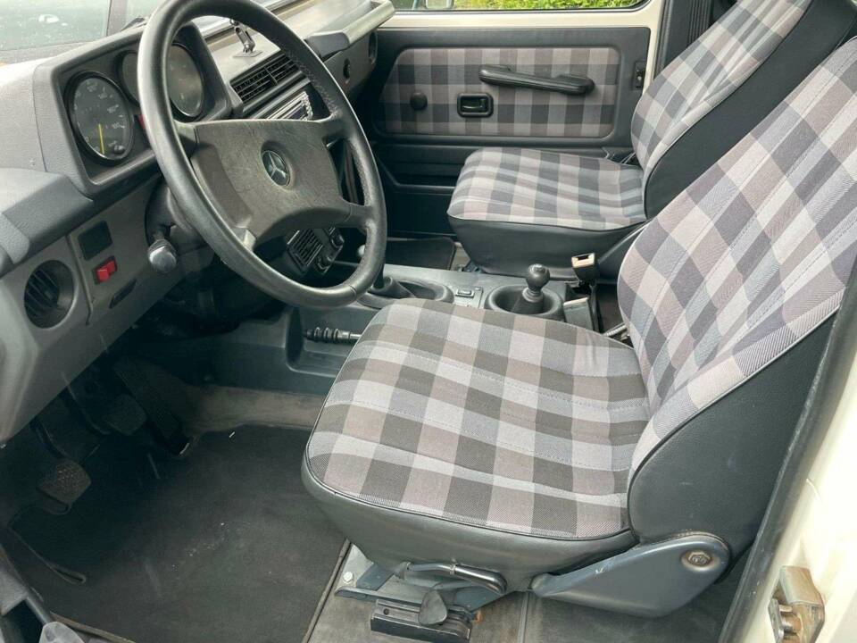Afbeelding 10/19 van Mercedes-Benz 230 G (SWB) (1988)