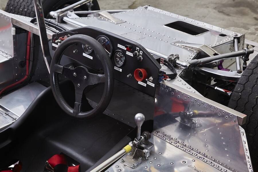 Image 12/50 of Lola T290 (1972)
