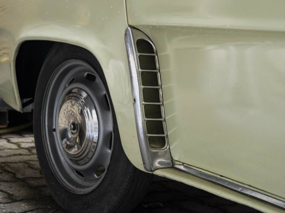 Image 8/29 of Renault Ondine (1960)