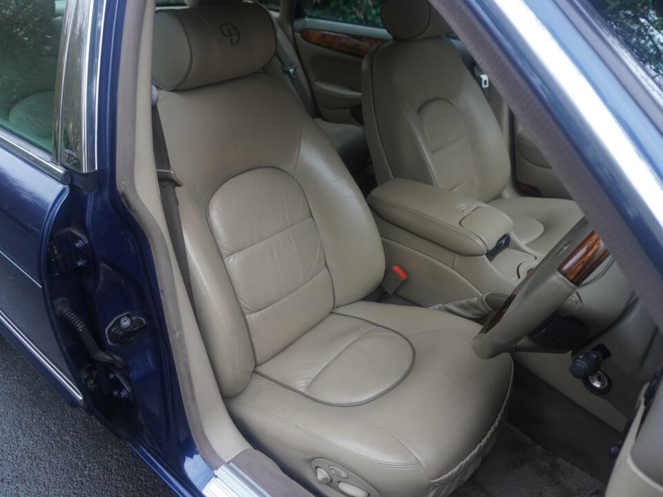 Bild 10/17 von Daimler Eight LWB (2000)