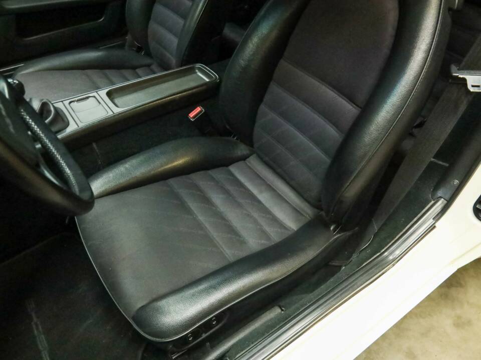 Obraz 42/50 pojazdu Porsche 944 (1986)