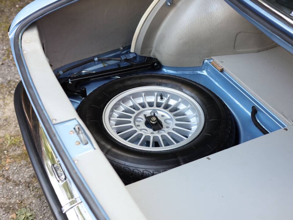Image 34/73 of BMW 3.0 CSi (1973)