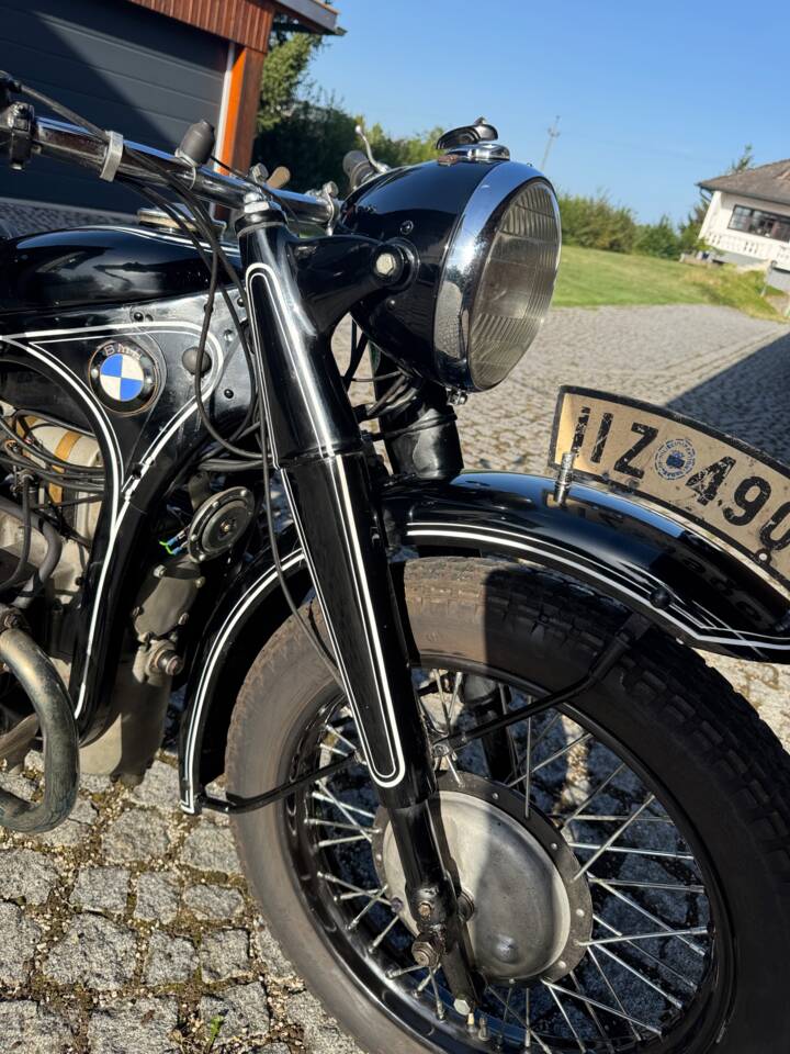 Image 14/19 of BMW R 12 (1941)