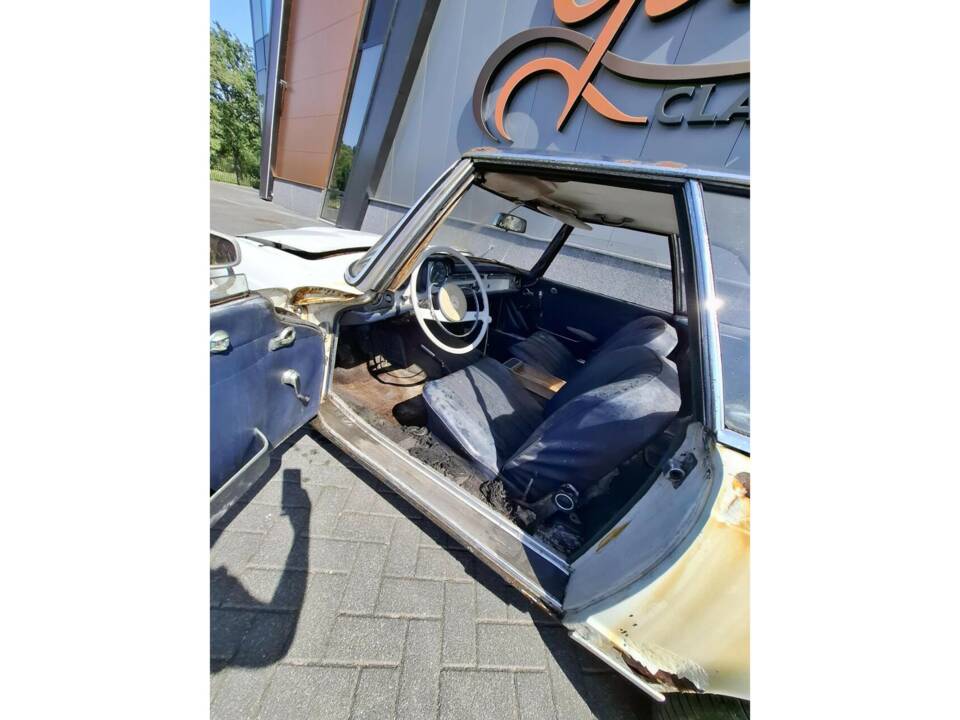 Image 20/50 de Mercedes-Benz 250 SL (1967)