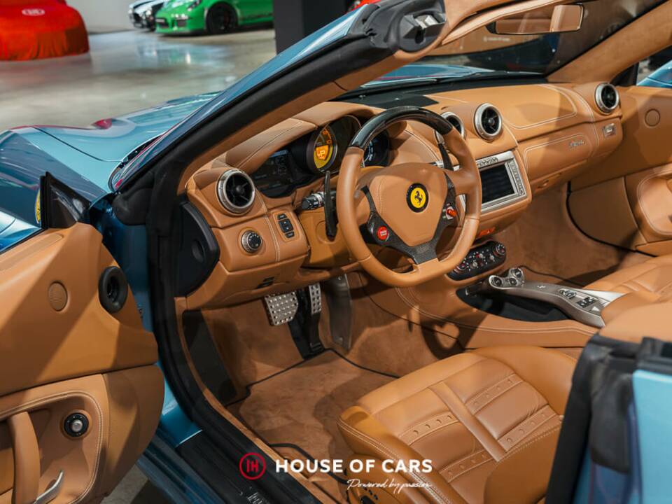 Image 16/25 of Ferrari California 30 (2012)