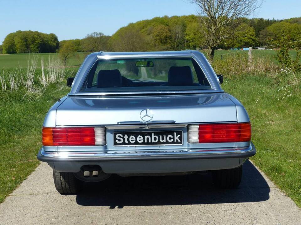 Mercedes-Benz 560 SL Roadster (R 107) diamantblau metallic 1989