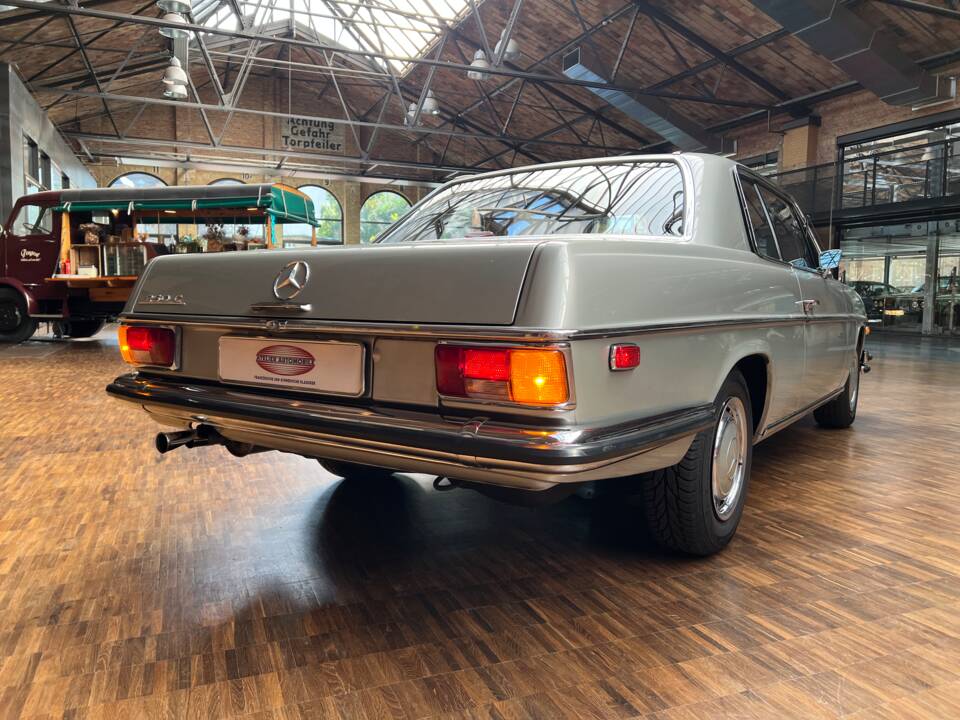 Image 10/41 de Mercedes-Benz 250 C (1970)