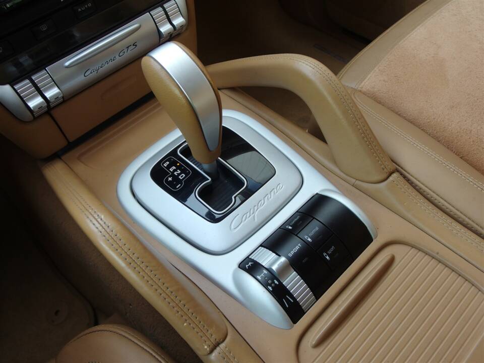 Image 62/98 of Porsche Cayenne GTS (2008)