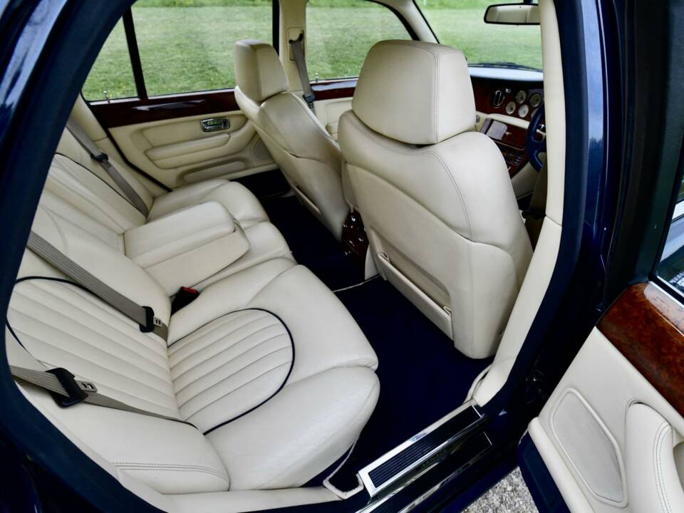 Imagen 39/50 de Bentley Arnage Green Label (1999)