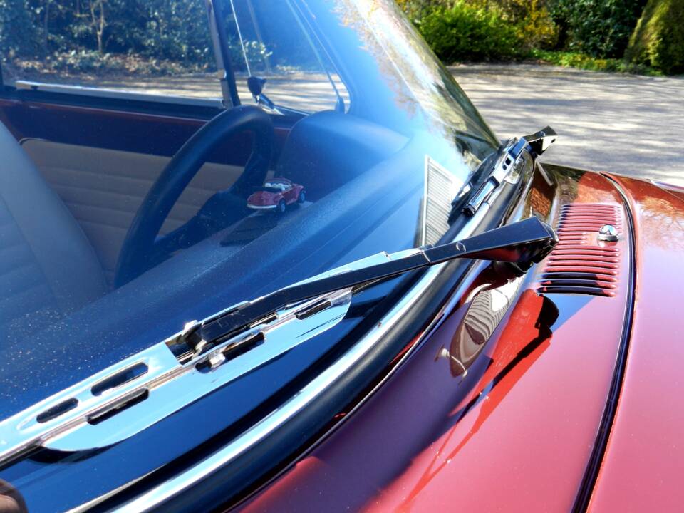 Image 26/54 de Volkswagen Beetle 1303 LS (1978)