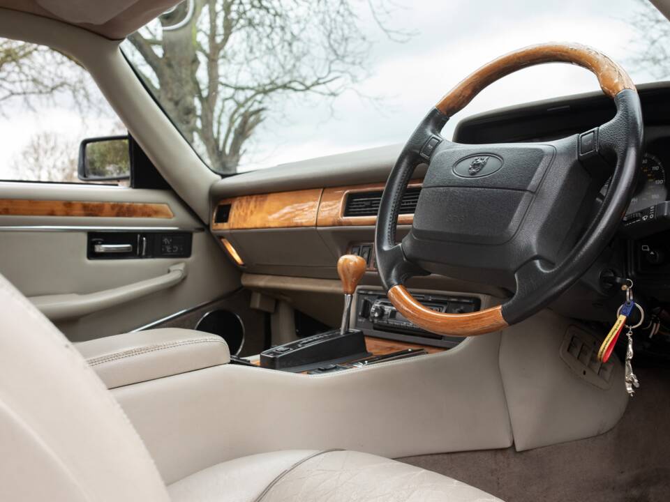 Image 4/50 de Jaguar XJS 4.0 Celebration (1995)