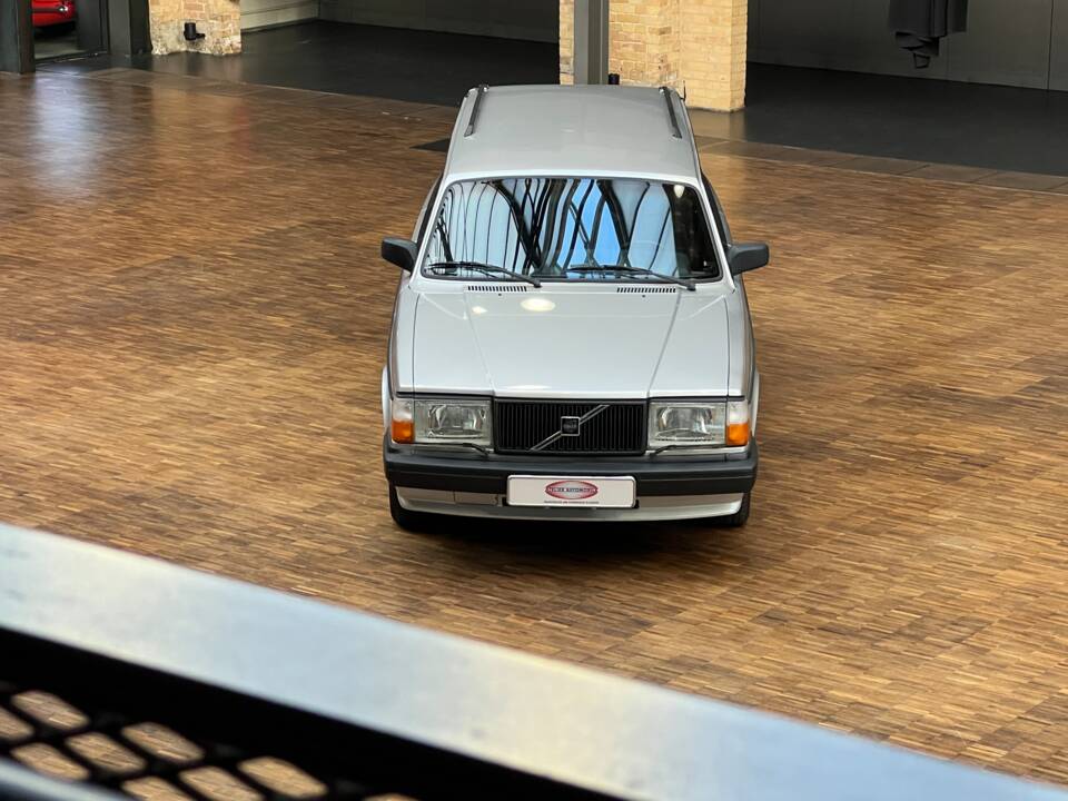 Bild 4/36 von Volvo 240 Polar (1990)