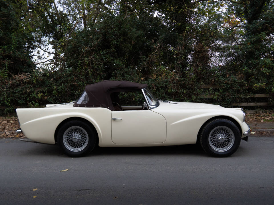 Image 7/13 of Daimler SP 250 (1960)