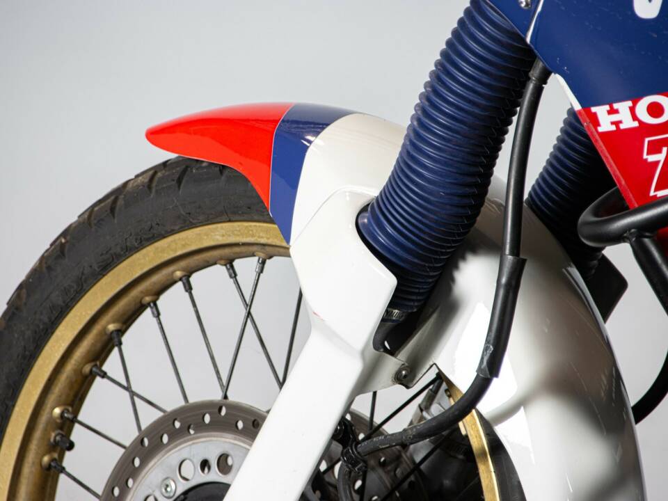 Bild 14/50 von Honda DUMMY (1990)