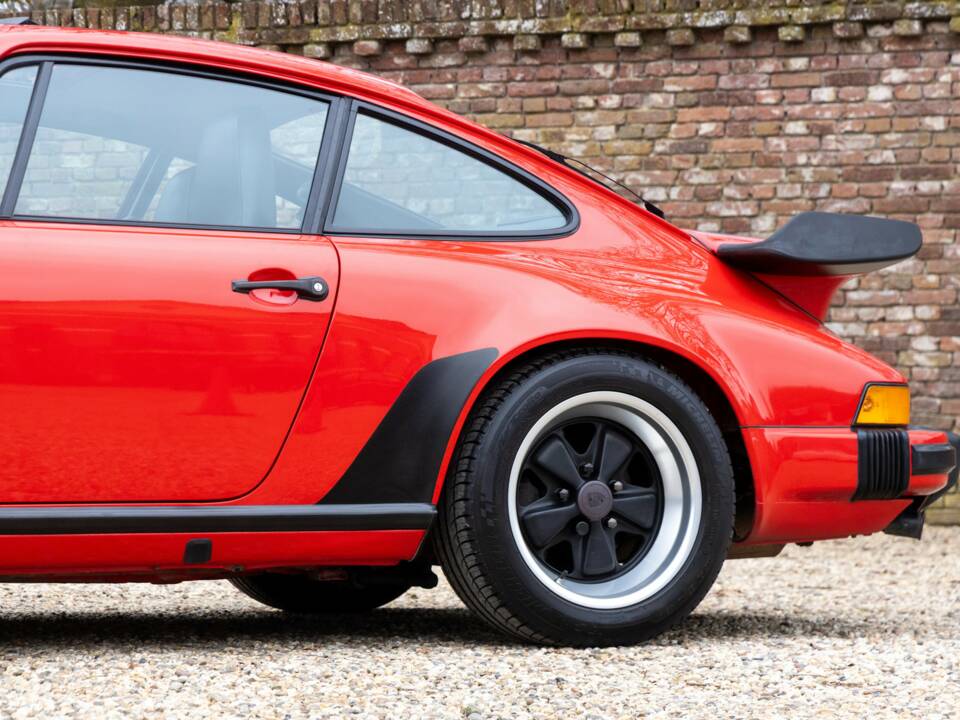 Bild 45/50 von Porsche 911 Carrera 3.2 (1988)